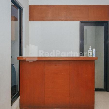 Отель De Lugano Scbd Syariah Mitra Reddoorz Джакарта Экстерьер фото